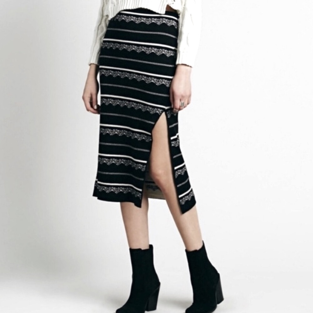 Free People Jacquard Black and White Knit Pencil Jersey Skirt Medium **NWOT**
